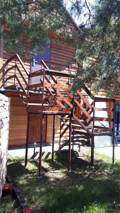 Будиночок з гаражем для човна на причалі № 2