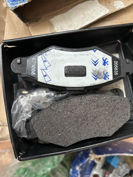 Гальмівні накладки (колодки)Peugeout