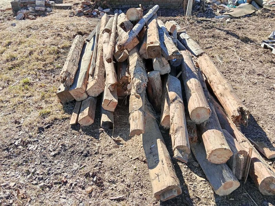 Drewno z rozbiórki stodoły – suche – sosna – 31 m³ – na opał