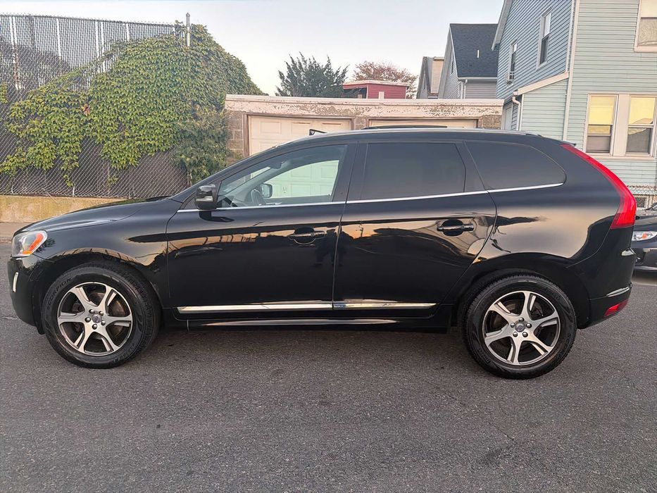 Volvo XC60      2014