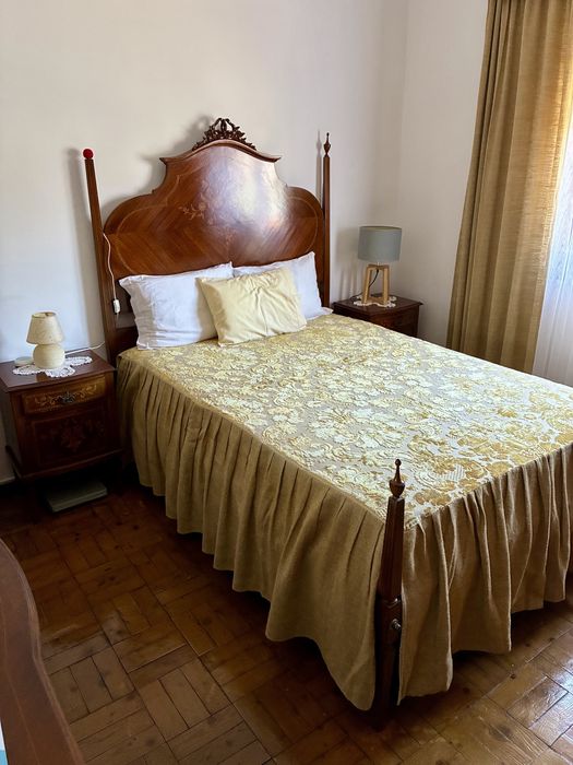 Mobilia de quarto antiga completa