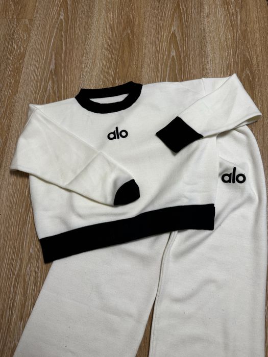 Костюми під бренд