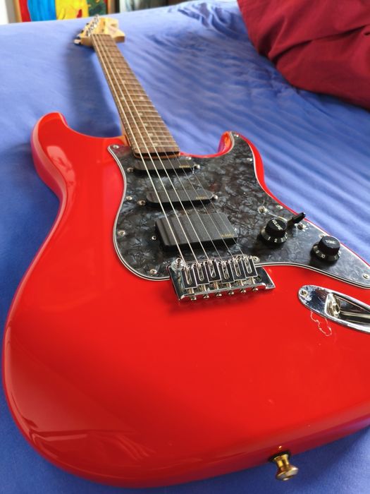 Squier Stratocaster aktywne EMG