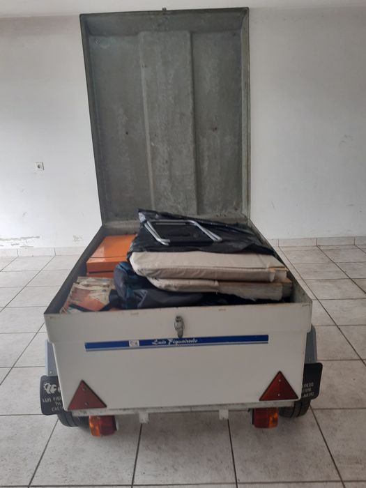 Atrelado para campismo e diversos