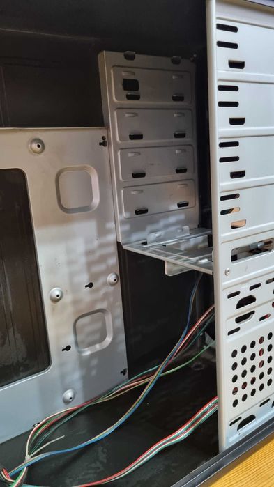 Obudowa komputerowa ATX czarna 2xUsb dużo miejsca na chłodzenie