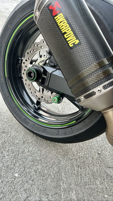 Kawasaki z900 akrapovic