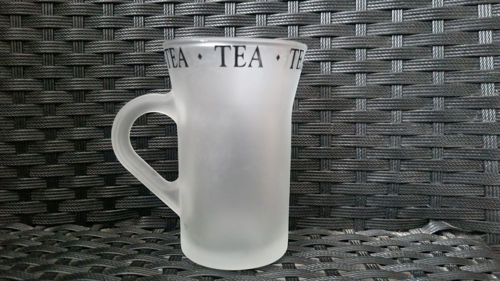Puekna szklanka z mlecznego szkła TEA