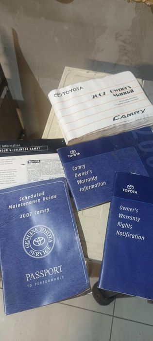 Продам книгу инструкция по эксплуатации и ремонту автомобиля Тойота