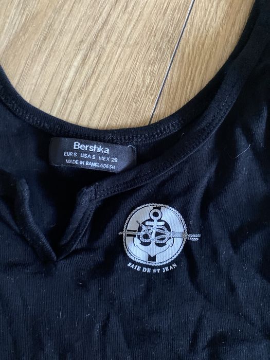 Krotki top Bershka