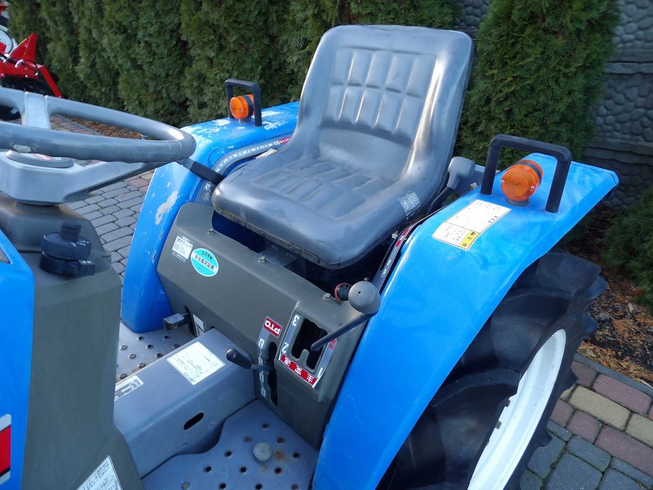 Iseki TM 15 15KM 4x4 Wspomaganie mini traktorek Tur traktor ogrodniczy