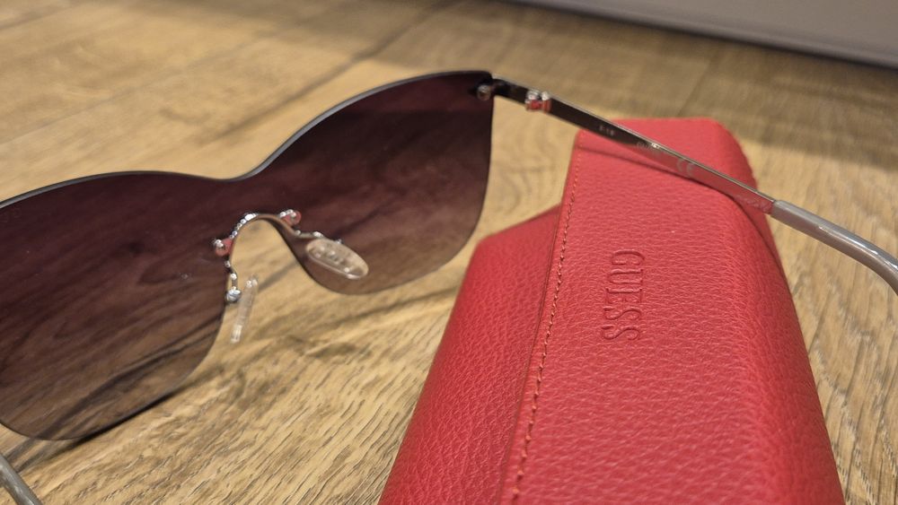 Okulary przeciwsłomeczne Guess