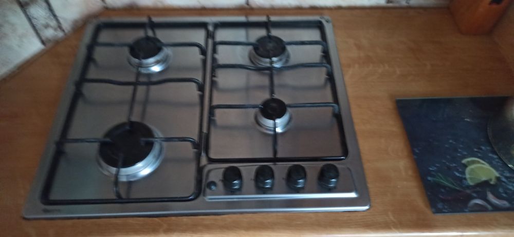 Kuchenka gazowa do zabudowy z blatem na propan butan.