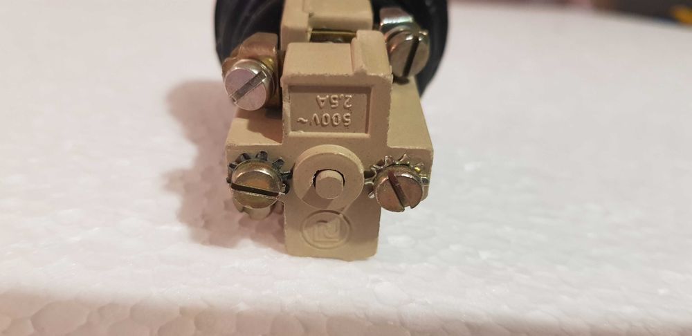 Przycisk sterowniczy START STOP z blokadą / kluczykiem 2,5A 500V