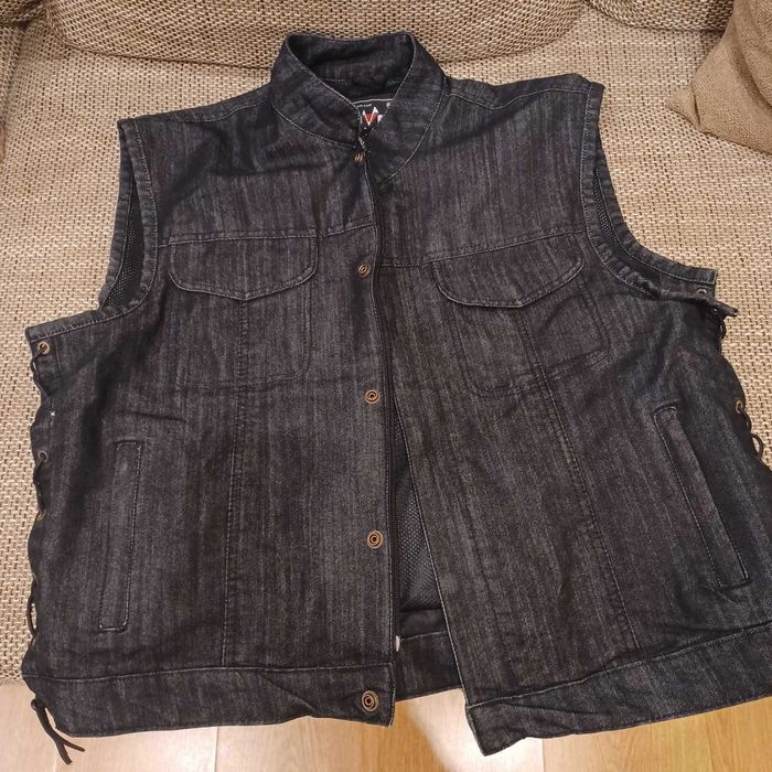 Colete em ganga escura