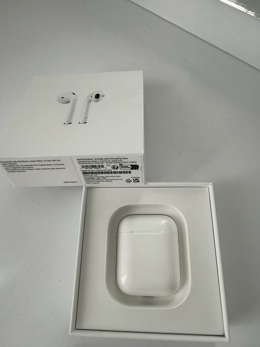 Кейс AirPods