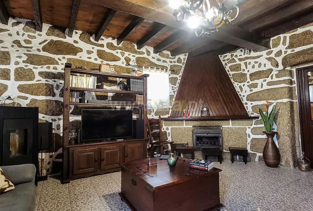Casa mais uma quintinha