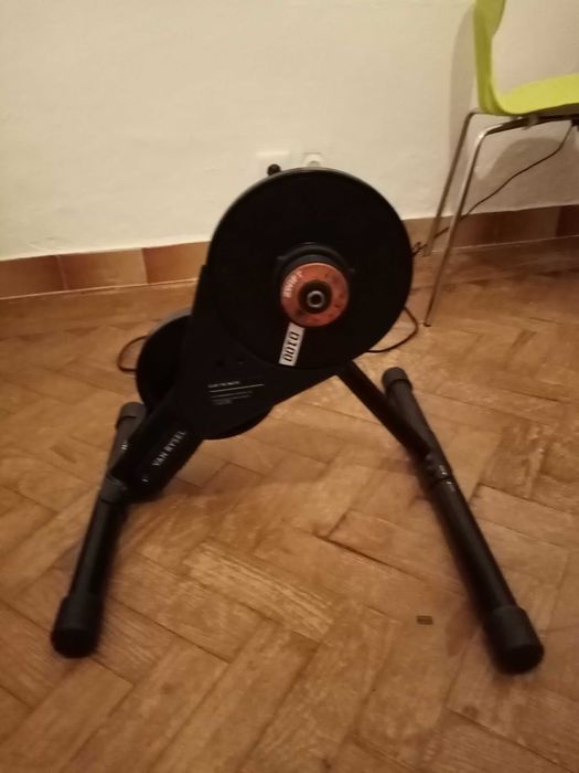 Rolo de Treino de Bicicleta D100 com "Zwift Cog and Click"