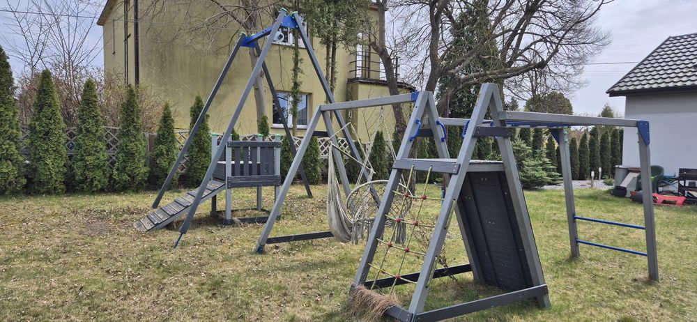 Tyrolka zjazd linowy huśtawka plac zabaw