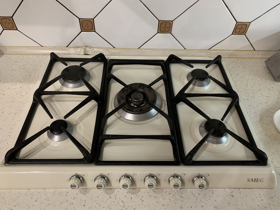 Кухонна плита  та духовка Smeg