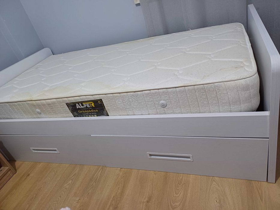 Cama solteiro + cómoda