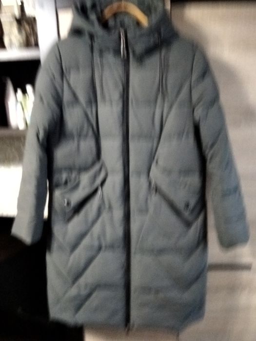 Пуховик зимовий 50 р. Жіночий