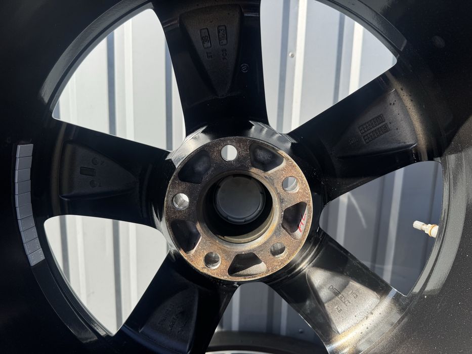Комплект дисків з літньою резиною 245/45R19
