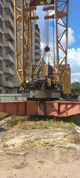 продаж баштового крану