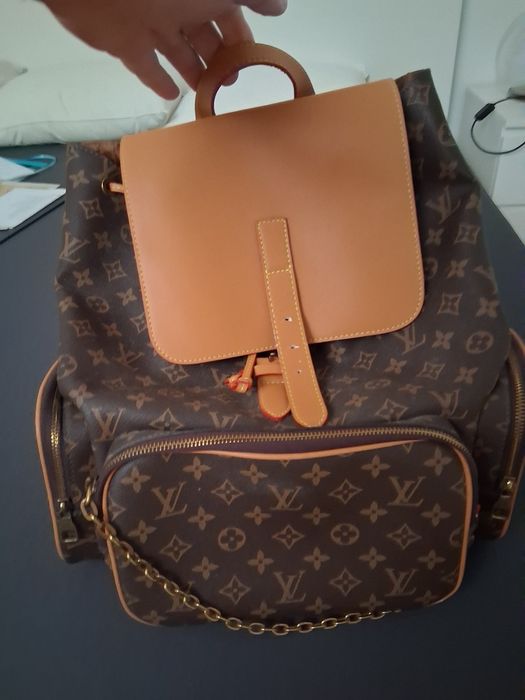 Backpack lv bom estado