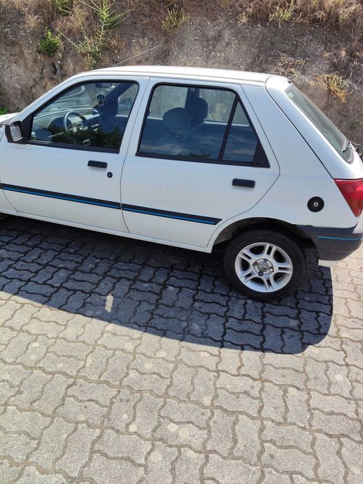 Ford fiesta 1.1 injeção