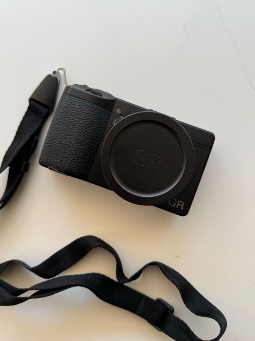 Ricoh GR 3 + Tampa JJC + Bateria Extra