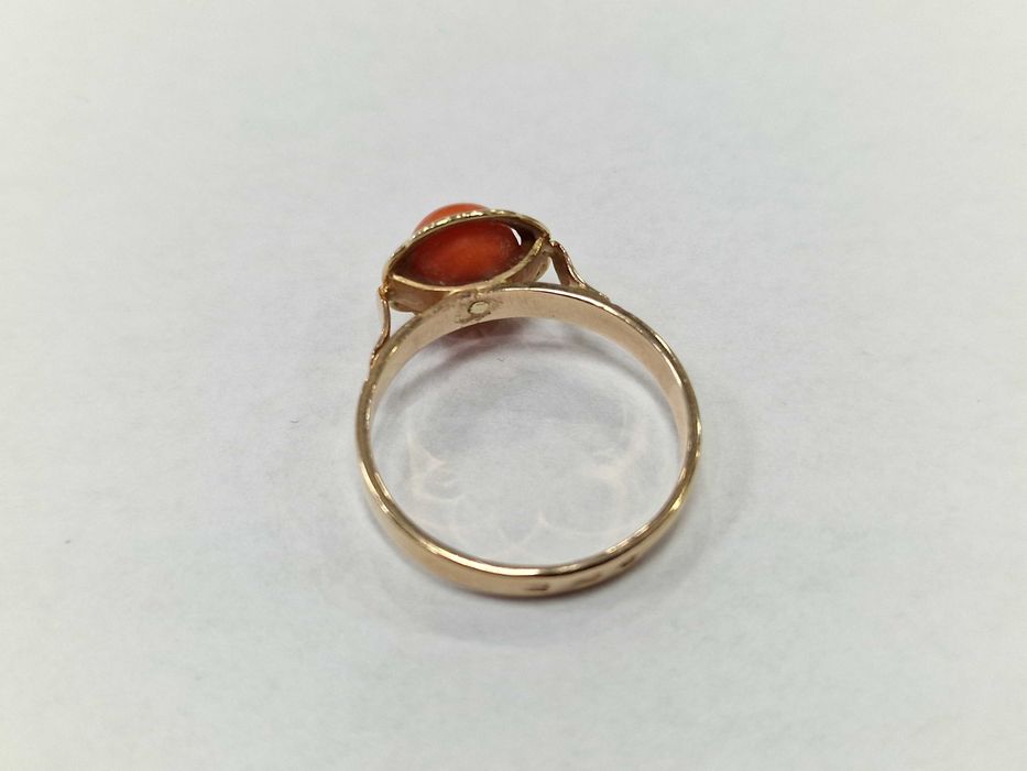 Złoty pierścionek damski/ 583/ 3.75 gram/ R19/ Koral/ 1986-96