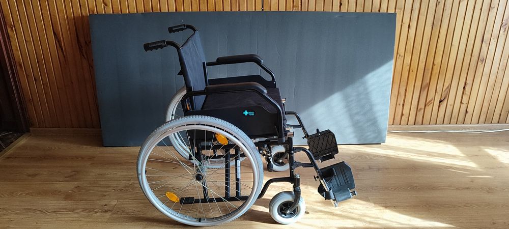 Stalowy wózek inwalidzki Cruiser 1 CZARNY