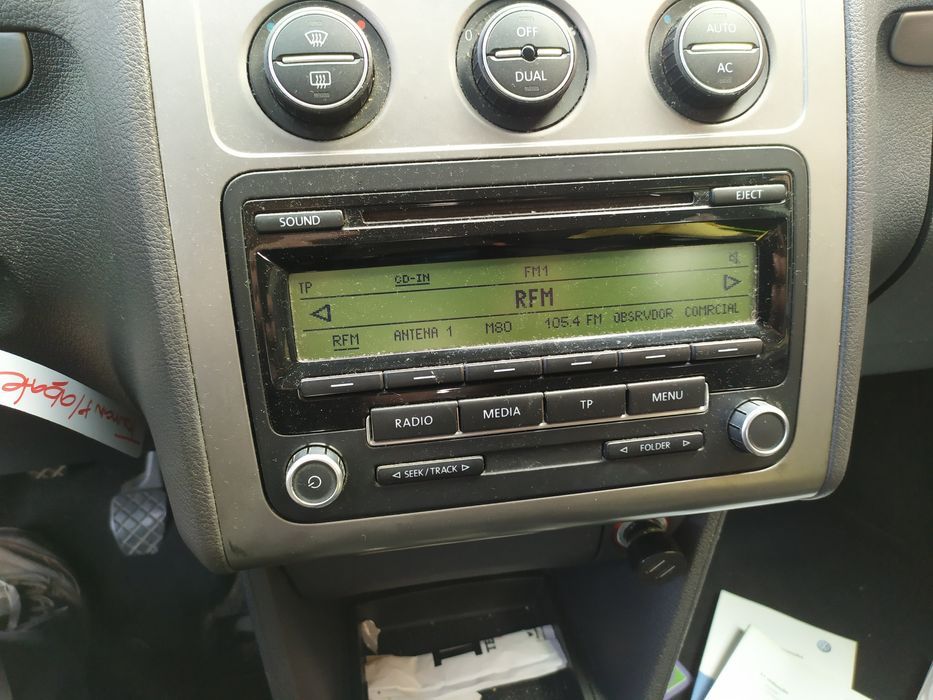 Auto radio VW touran de 2008