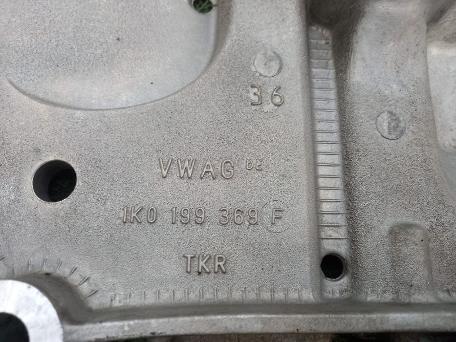 Charriot frente VOLKSWAGEN Golf V (1K1)