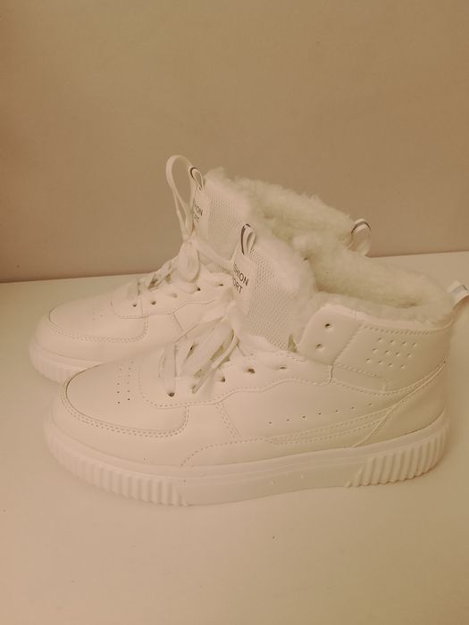 Buty zimowe białe