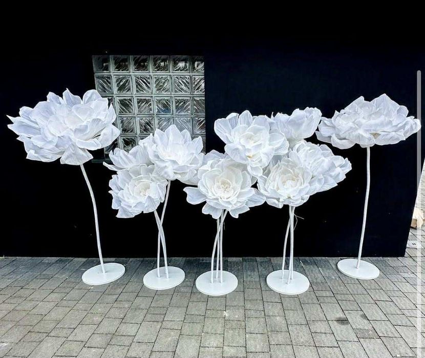 Dekoracje urodzinowe/ Cyfry Led/Neony/ Ścianki Cekinowe/Kwiaty Giganty