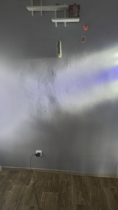 Малярна лампа. Проявочне світло