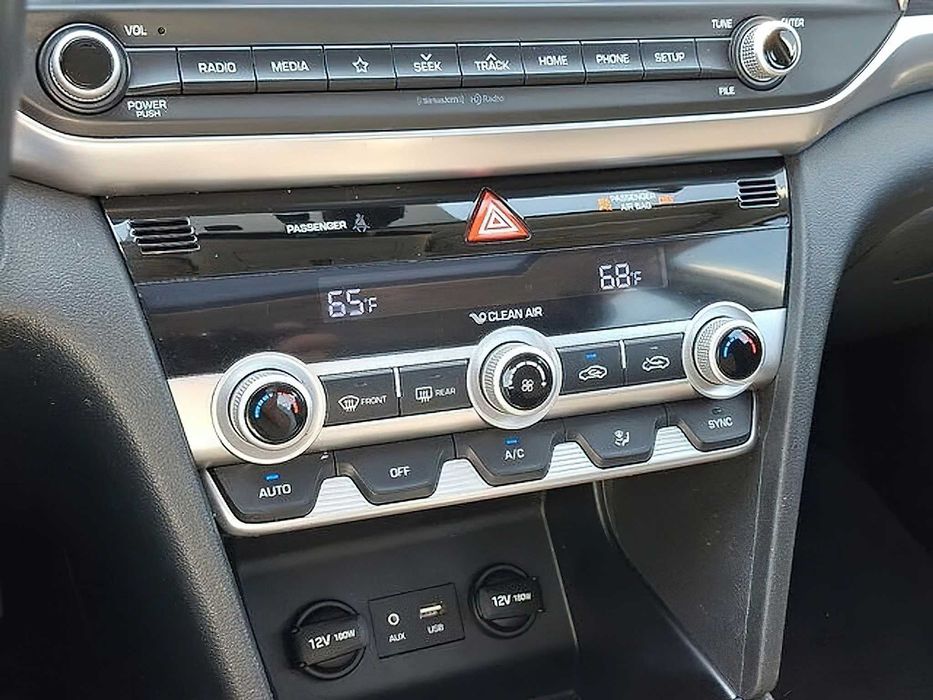 Hyundai Elantra Value Edition      2019
