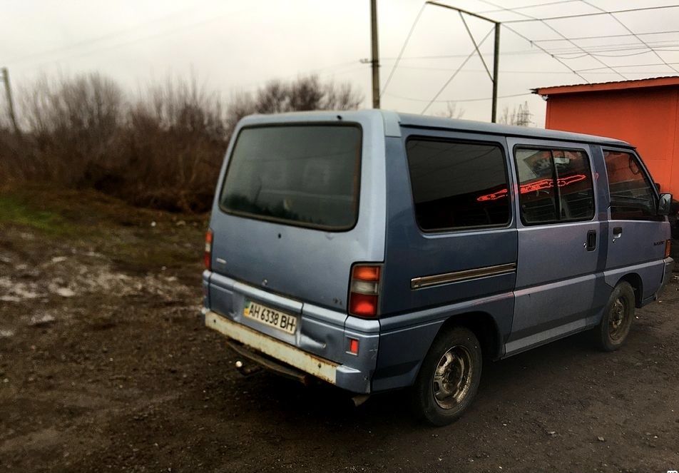 Бус Mitsubishi L300