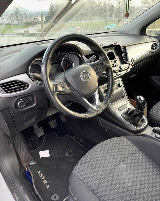 Opel Astra K 2018 para peças!