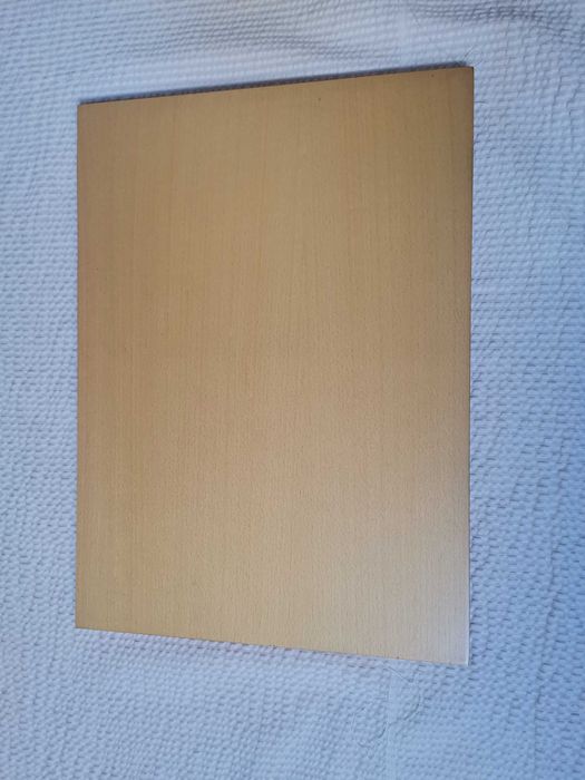 Prateleiras de madeira novad