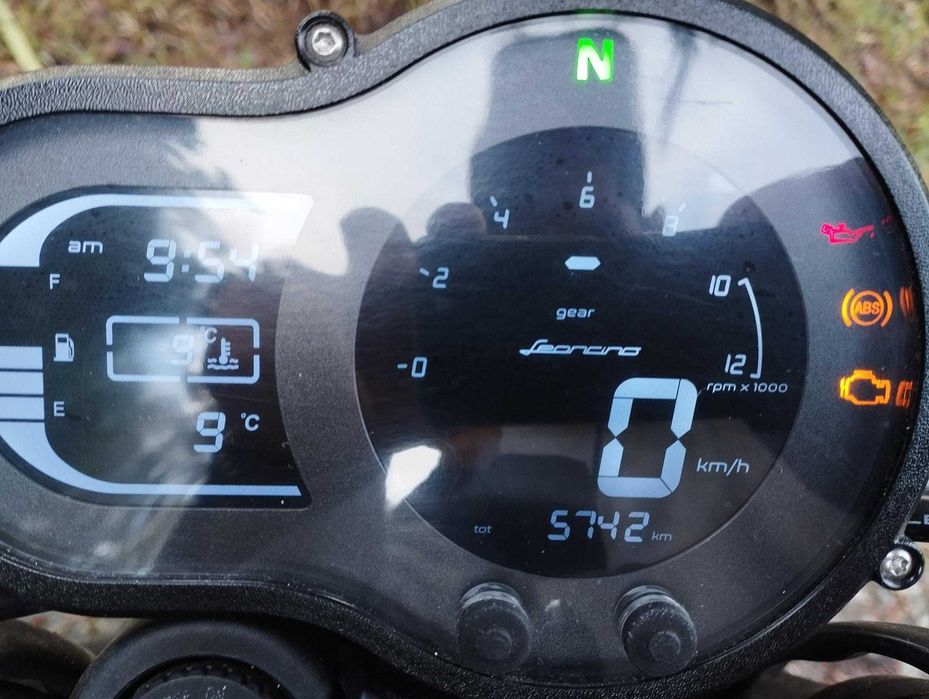 Benelli Leoncino 500 - Excelente estado, apenas 5.742Km