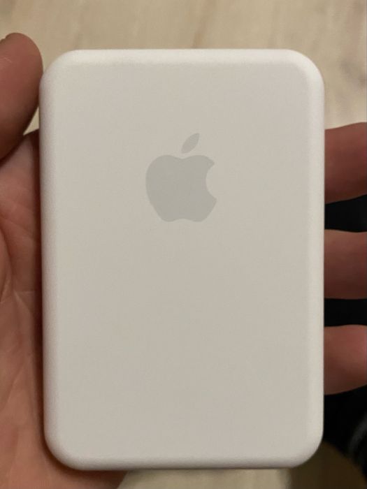 Apple MagSafe Battery Pack.  Оригінал
