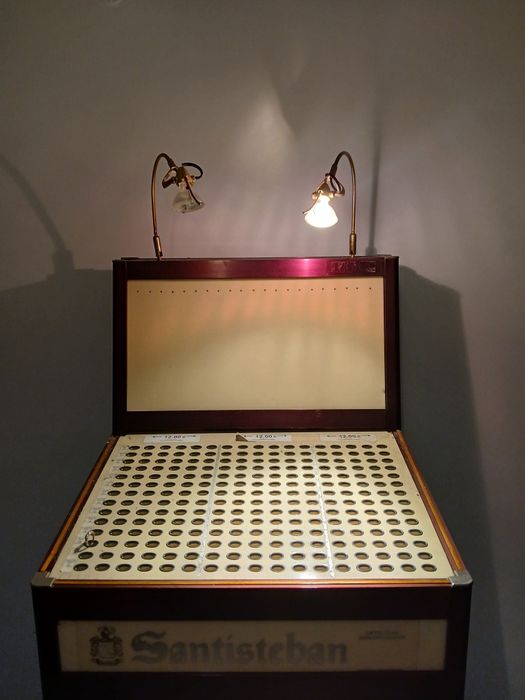Expositor de aneis e pulseiras anti-roubo