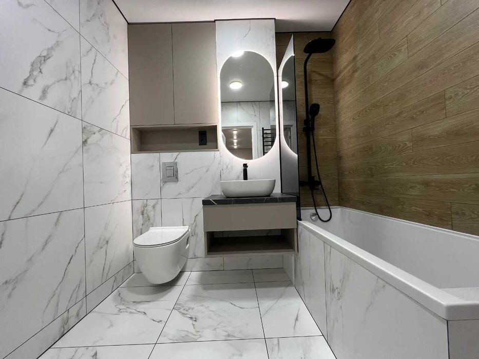 Укомплектована двокімнатна з видом на гори