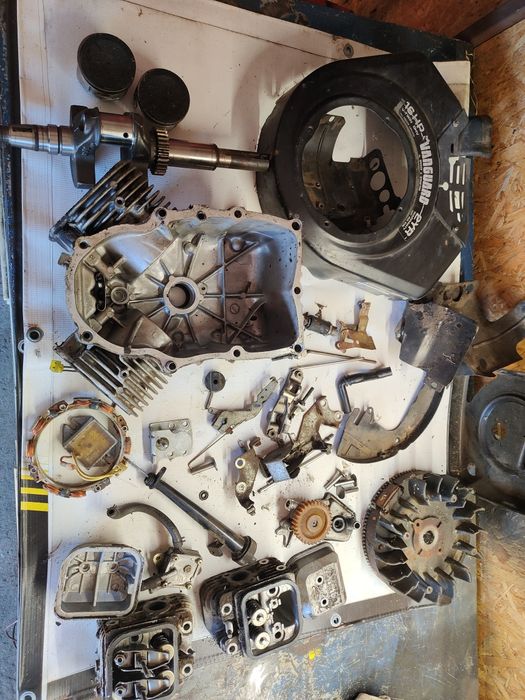 Blok silnika Briggs Stratton vanguard 16 km