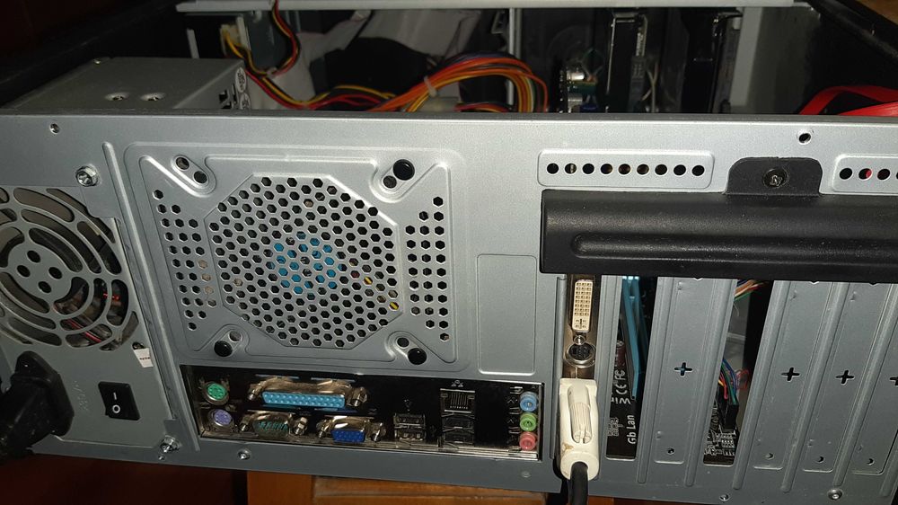 Системный блок компьютера.