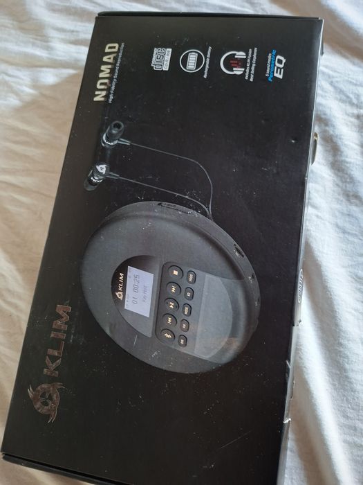 Headphone/compact disc nomade