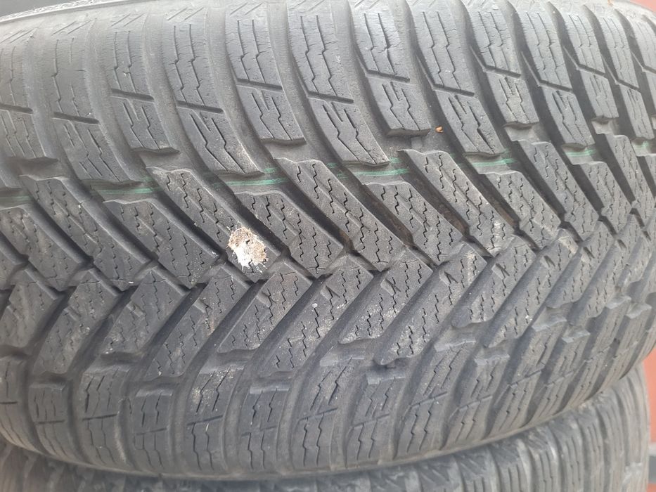 Opony 4szt Nokian zimowe 215/50 17