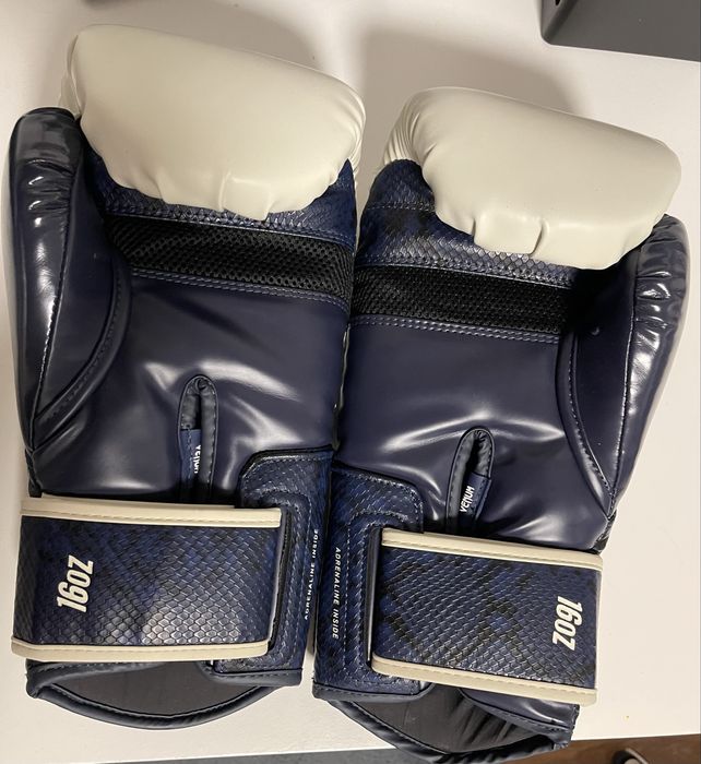 Luvas venum (Muay Thai,  kickbox,  boxe)
